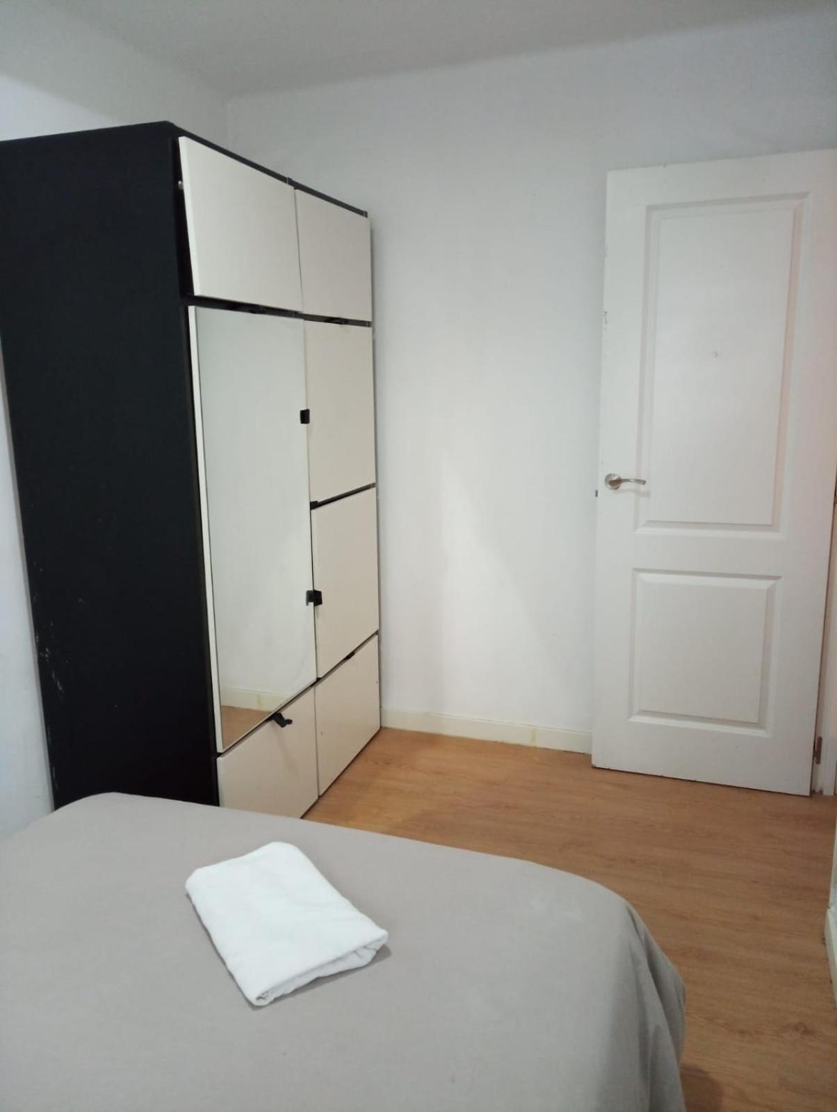 Apartamento 3 Dormitorios En Sanchez Preciados Madrid Eksteriør billede